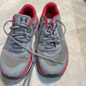 Under Armor Running/Trainers/ GymShoes 
Women’s size 8.5